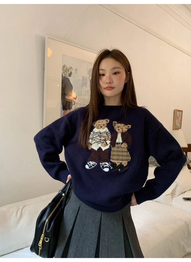 Vintage Cartoon Bear Jacquard Knit Sweater for Women – Cozy Retro Crewneck Pullover - Image 3