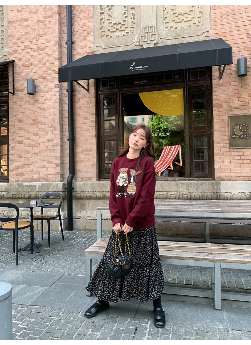 Vintage Cartoon Bear Jacquard Knit Sweater for Women – Cozy Retro Crewneck Pullover - Image 4